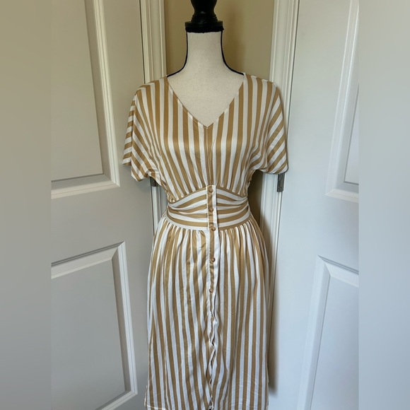 Yellow and white Striped V-Neck Button-Down Dress short sleeve cinched waist - Picture 2 of 6